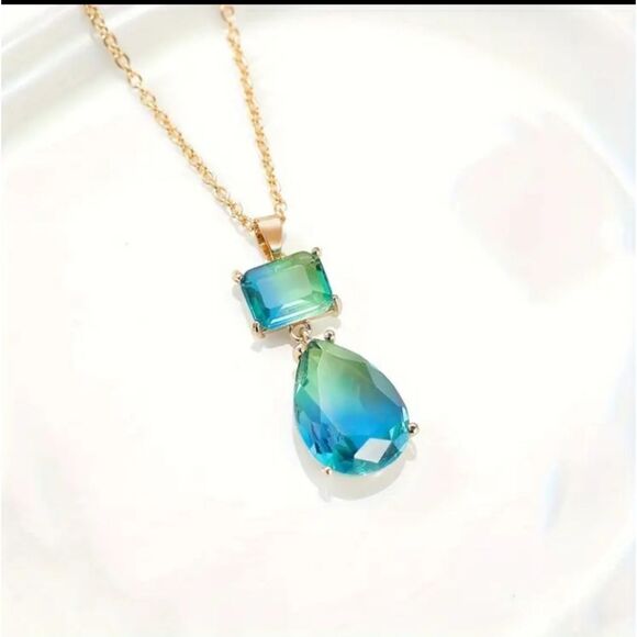 Blue Green Ombre Crystal Rhinestone Necklace - Picture 3 of 5